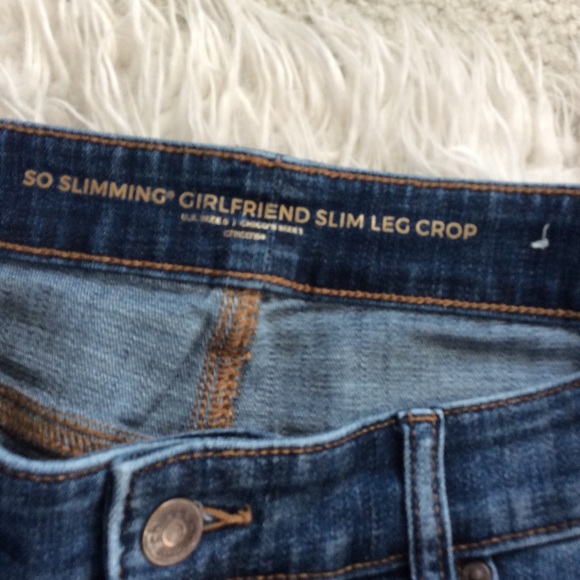 ⭐️SALE⭐️NWOT Chico’s So Slimming Girlfriend Crop Jean - Picture 7 of 8